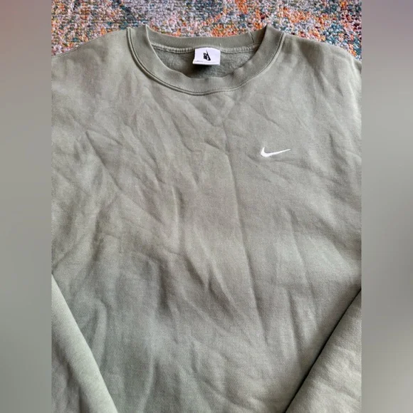 Nike Solo Swoosh Crewneck Sweatshirt - Picture 2 of 7